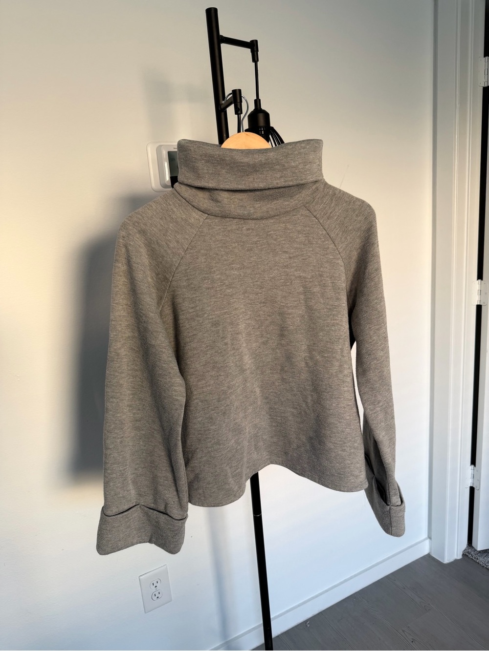 Dee Elly Women's Gray Turtle Neck Sweater
